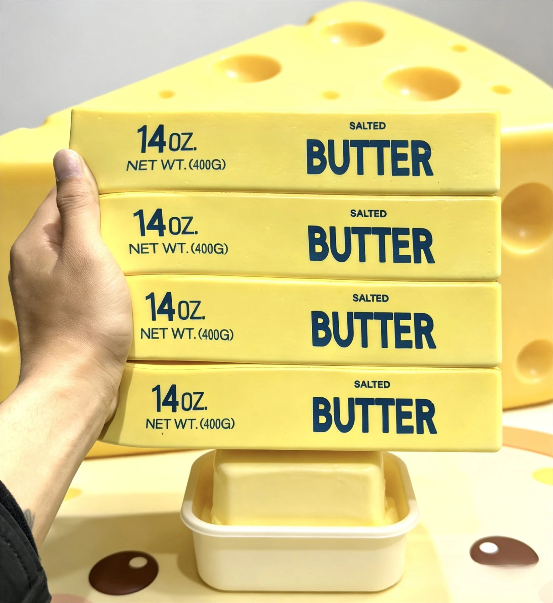 Novelty Gifts - 23cmの超大型スクイーズおもちゃ。ゆっくりと元の形に戻る、大人も子供も楽しめる、自閉症のお子さんへのプレゼントにも最適。